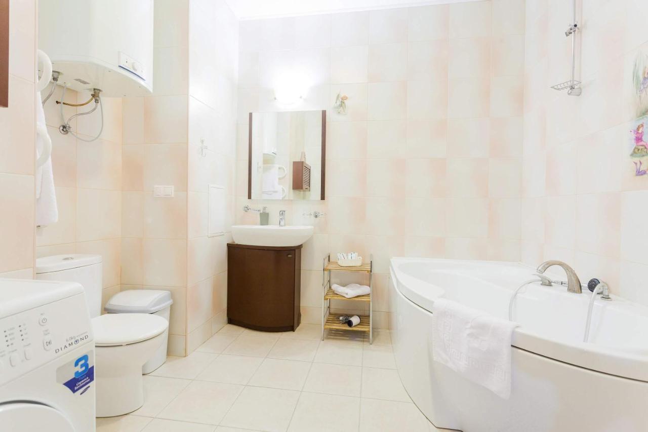 קייב Navit Apartments With Breakfast, Near The Railway Station, The City Center, The Park מראה חיצוני תמונה